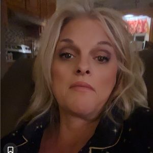 Meet your Posher, Connie